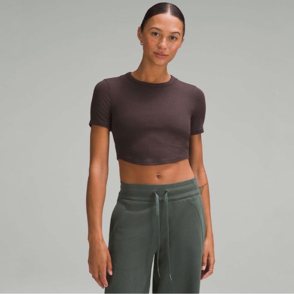 Lululemon Hold Tight Cropped T-Shirt - Picture 1 of 4